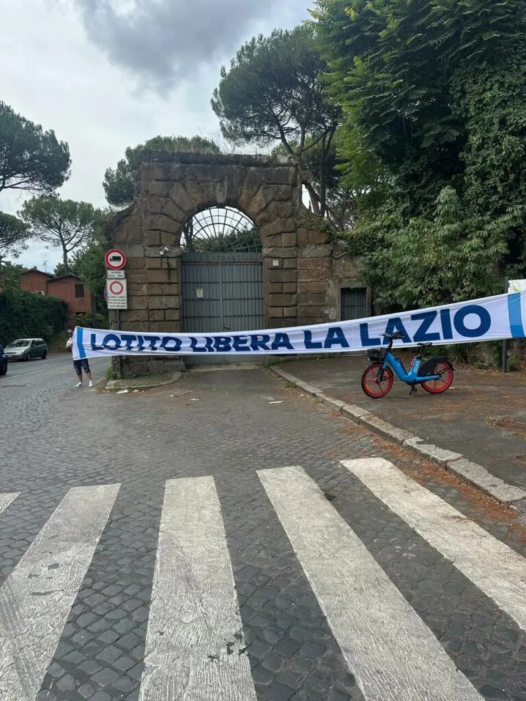 Striscione Lotito