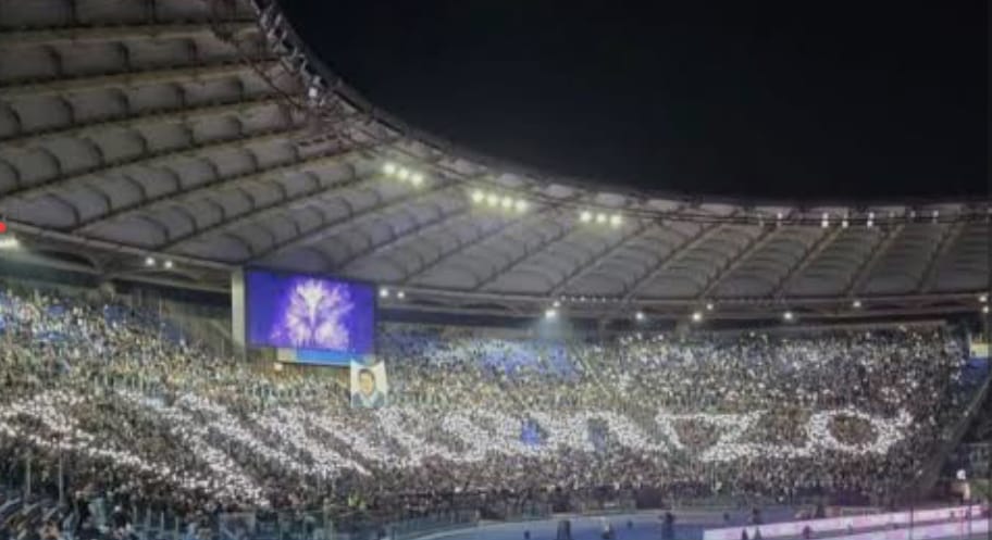 Coreografia curva nord per Vincenzo Paparelli