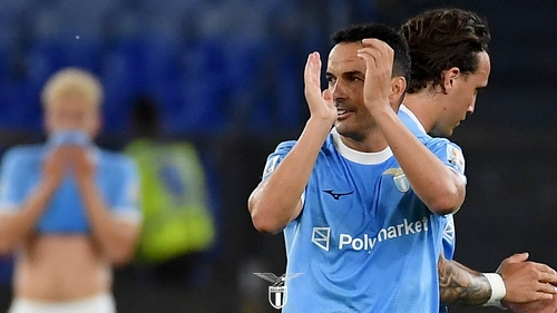 Pedro applaude i tifosi